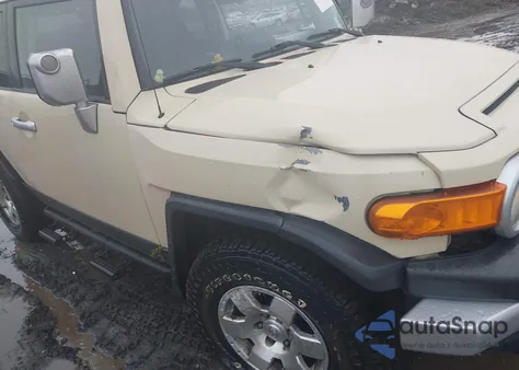2008 Toyota Fj Cruiser z USA, uszkodzony, nr VIN JTEBU11F98K004033